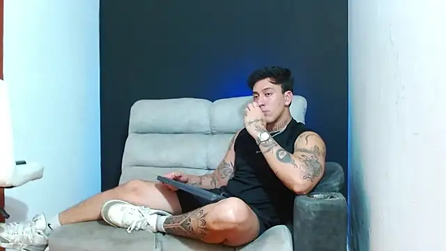 Snapshot of JUSTIN_FULLER1 chatting on 07/12/26, 04:14 JUSTIN FULLER1 online show from 07/12/26, 04:14