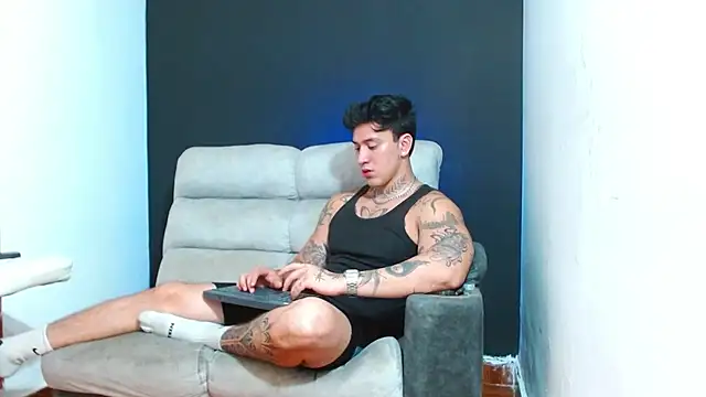 Snapshot of JUSTIN_FULLER1 chatting on 07/17/26, 12:17 JUSTIN FULLER1 online show from 07/17/26, 12:17