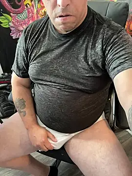 Snapshot of showoff79vers chatting on 12/04/24, 04:49 showoff79vers online show from 12/04/24, 04:49