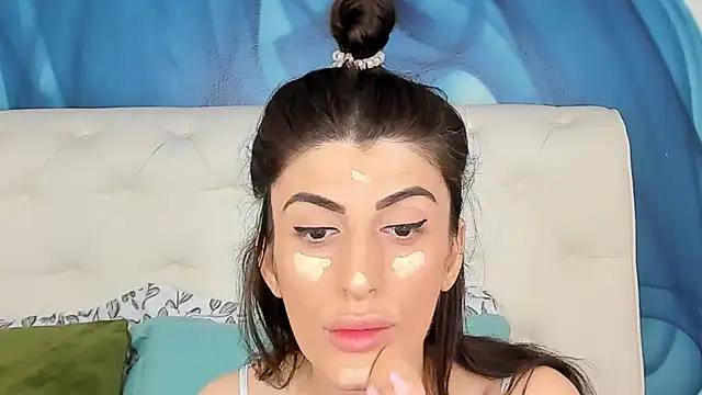 SkinnyDolly online show from 11/03/25, 03:08