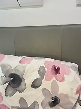 emma05 online show from 03/17/25, 07:04