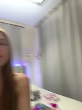 emma05 online show from 11/09/25, 06:06