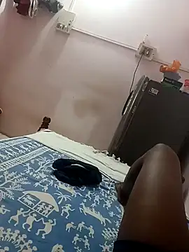 Snapshot of MrNick74 chatting on 12/05/24, 11:05 MrNick74 online show from 12/05/24, 11:05