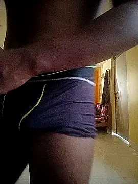 Snapshot of MrNick74 chatting on 12/13/24, 07:25 MrNick74 online show from 12/13/24, 07:25