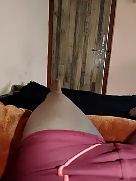 Snapshot of MrNick74 chatting on 11/03/25, 07:53 MrNick74 online show from 11/03/25, 07:53