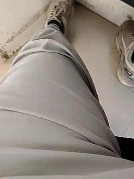 Snapshot of MrNick74 chatting on 12/20/25, 04:08 MrNick74 online show from 12/20/25, 04:08