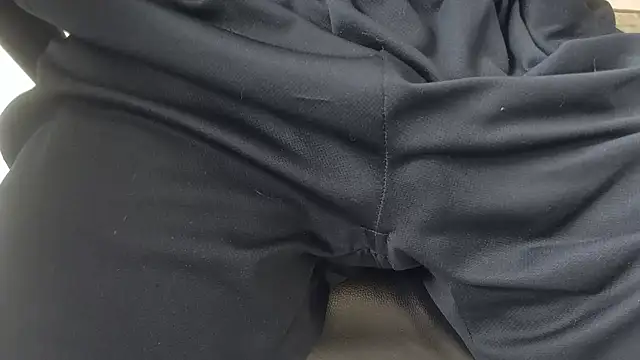 Snapshot of ken-pon chatting on 10/31/25, 05:30 ken-pon online show from 10/31/25, 05:30