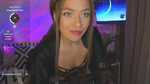 KellyFouler online show from 12/17/25, 02:34