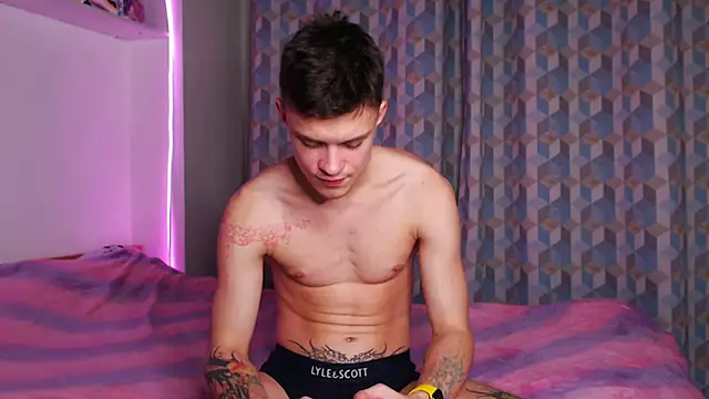 Snapshot of hornyadamsex chatting on 11/20/25, 09:25 hornyadamsex online show from 11/20/25, 09:25