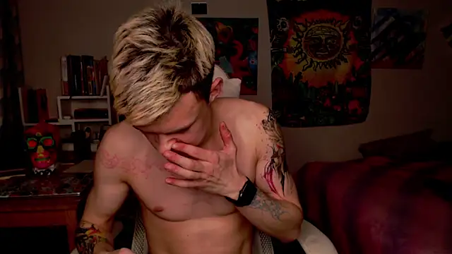 Snapshot of hornyadamsex chatting on 04/23/26, 07:16 hornyadamsex online show from 04/23/26, 07:16