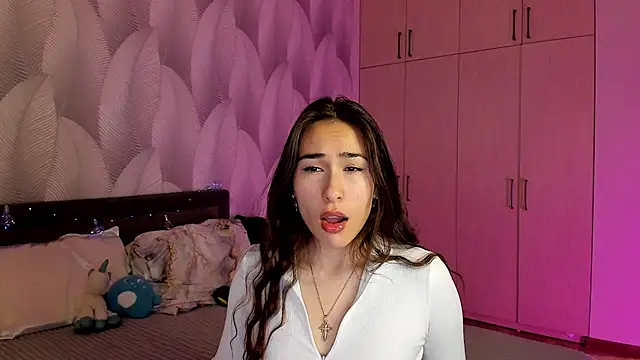 Snapshot of Bambiii_bby chatting on 12/07/24, 02:20 Bambiii bby online show from 12/07/24, 02:20