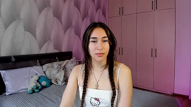 Snapshot of Bambiii_bby chatting on 12/10/24, 06:01 Bambiii bby online show from 12/10/24, 06:01