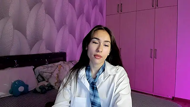 Snapshot of Bambiii_bby chatting on 12/12/24, 02:15 Bambiii bby online show from 12/12/24, 02:15