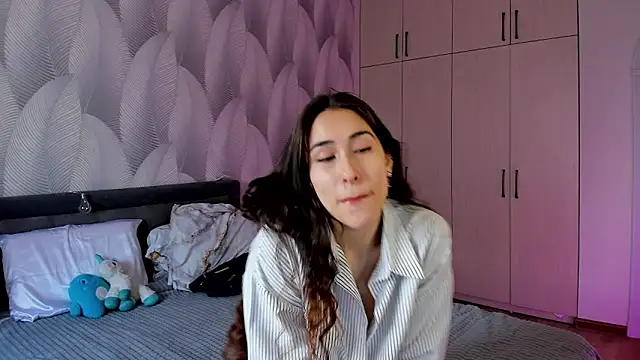 Snapshot of Bambiii_bby chatting on 12/22/24, 06:06 Bambiii bby online show from 12/22/24, 06:06