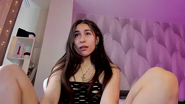 Snapshot of Bambiii_bby chatting on 01/12/25, 05:13 Bambiii bby online show from 01/12/25, 05:13