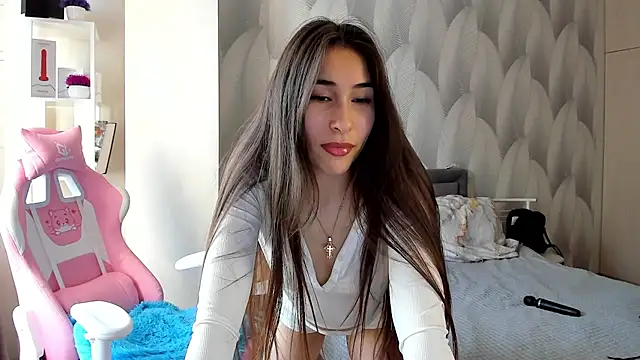 Snapshot of Bambiii_bby chatting on 01/15/25, 06:22 Bambiii bby online show from 01/15/25, 06:22