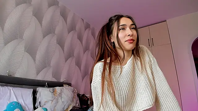 Snapshot of Bambiii_bby chatting on 01/16/25, 05:11 Bambiii bby online show from 01/16/25, 05:11