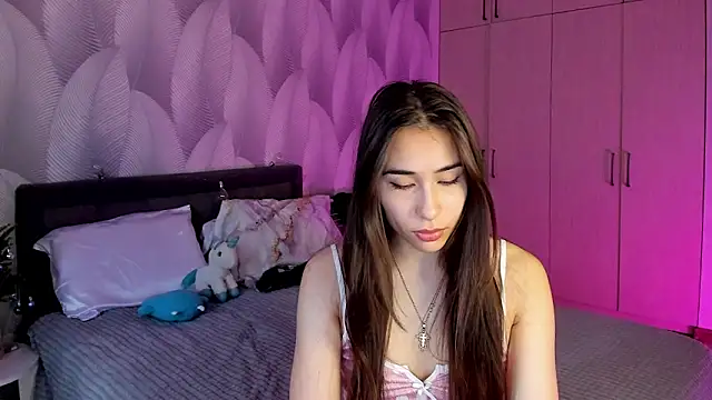 Snapshot of Bambiii_bby chatting on 01/20/25, 03:15 Bambiii bby online show from 01/20/25, 03:15