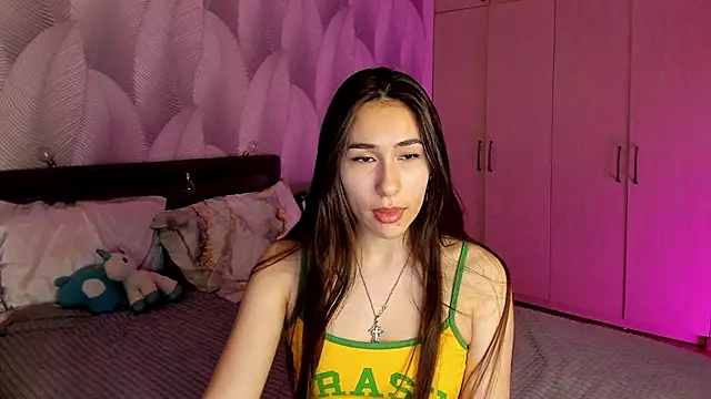 Snapshot of Bambiii_bby chatting on 01/21/25, 02:11 Bambiii bby online show from 01/21/25, 02:11