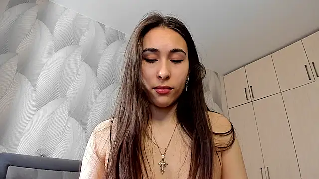 Snapshot of Bambiii_bby chatting on 02/17/25, 06:42 Bambiii bby online show from 02/17/25, 06:42