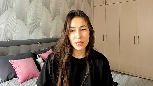 Snapshot of Bambiii_bby chatting on 03/04/25, 06:04 Bambiii bby online show from 03/04/25, 06:04