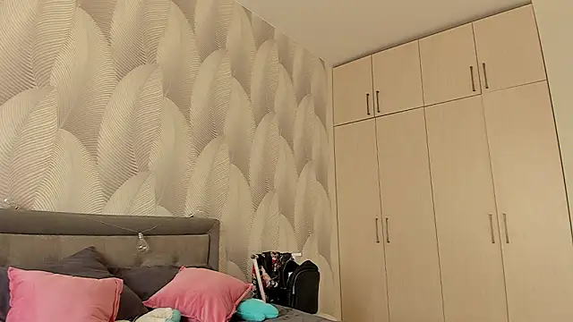 Snapshot of Bambiii_bby chatting on 03/14/25, 03:15 Bambiii bby online show from 03/14/25, 03:15