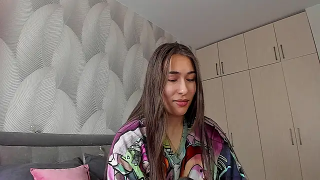 Snapshot of Bambiii_bby chatting on 03/17/25, 05:23 Bambiii bby online show from 03/17/25, 05:23