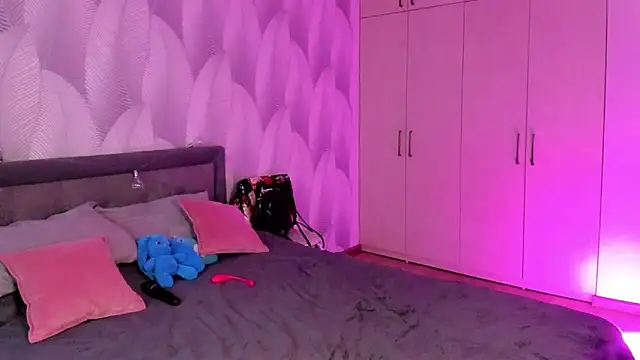 Snapshot of Bambiii_bby chatting on 10/21/25, 01:39 Bambiii bby online show from 10/21/25, 01:39