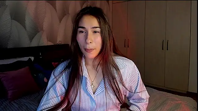 Snapshot of Bambiii_bby chatting on 11/21/25, 03:16 Bambiii bby online show from 11/21/25, 03:16