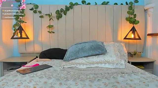 JulianaWaldo online show from 12/28/24, 07:43