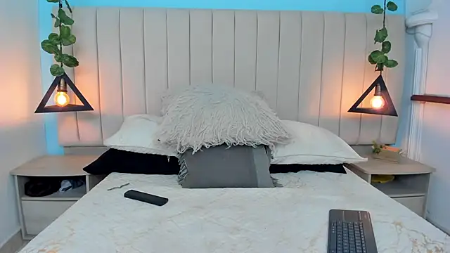 JulianaWaldo online show from 02/11/25, 01:09