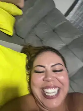 Snapshot of lariic chatting on 01/11/25, 01:37 lariic online show from 01/11/25, 01:37