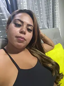 Snapshot of lariic chatting on 02/15/25, 05:07 lariic online show from 02/15/25, 05:07