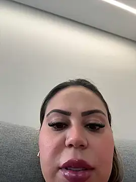 Snapshot of lariic chatting on 02/24/26, 03:10 lariic online show from 02/24/26, 03:10