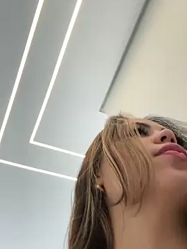 Snapshot of lariic chatting on 03/01/26, 01:13 lariic online show from 03/01/26, 01:13