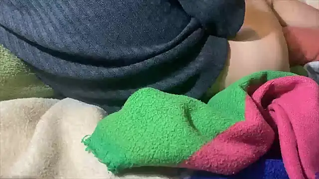 emylolo9 online show from 12/15/24, 07:31