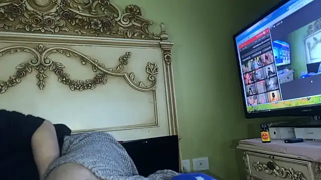 emylolo9 online show from 01/04/25, 04:33