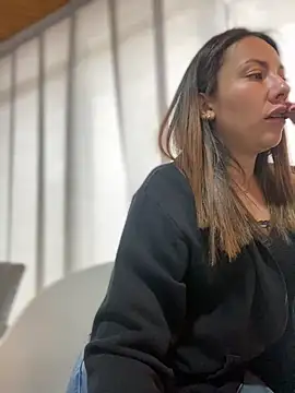 im lorein online show from 01/03/25, 07:18