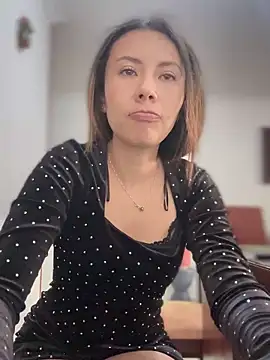 im lorein online show from 02/10/25, 02:05