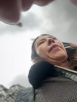 im lorein online show from 02/13/25, 08:13