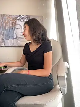 im lorein online show from 09/08/25, 02:16