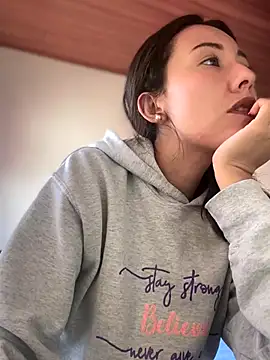 im lorein online show from 10/21/25, 02:07