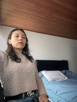 im lorein online show from 10/24/25, 03:19