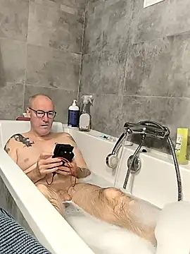 bogland33 online show from 11/08/25, 06:40