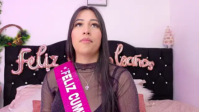 Sara Kurt online show from 12/04/25, 03:21