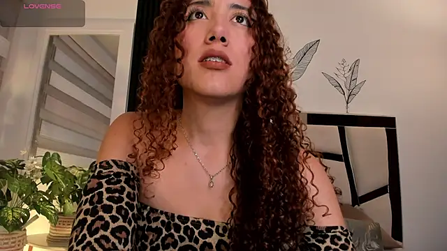 Snapshot of miss_catalinaa chatting on 04/23/26, 12:04 miss catalinaa online show from 04/23/26, 12:04