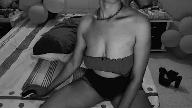 Snapshot of SashaBrianna99 chatting on 02/27/25, 06:18 SashaBrianna99 online show from 02/27/25, 06:18