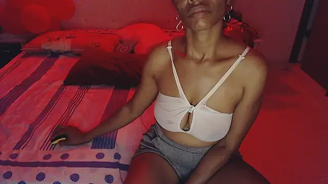 Snapshot of SashaBrianna99 chatting on 03/11/25, 03:26 SashaBrianna99 online show from 03/11/25, 03:26