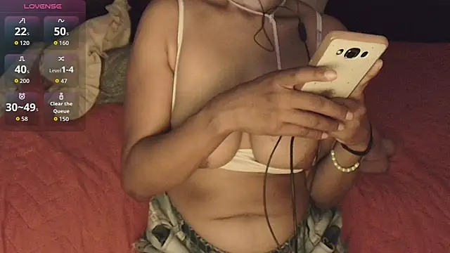 Snapshot of SashaBrianna99 chatting on 09/25/25, 02:43 SashaBrianna99 online show from 09/25/25, 02:43