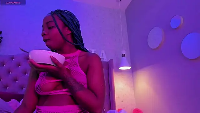 Snapshot of johannaMiller1 chatting on 12/25/24, 12:58 johannaMiller1 online show from 12/25/24, 12:58